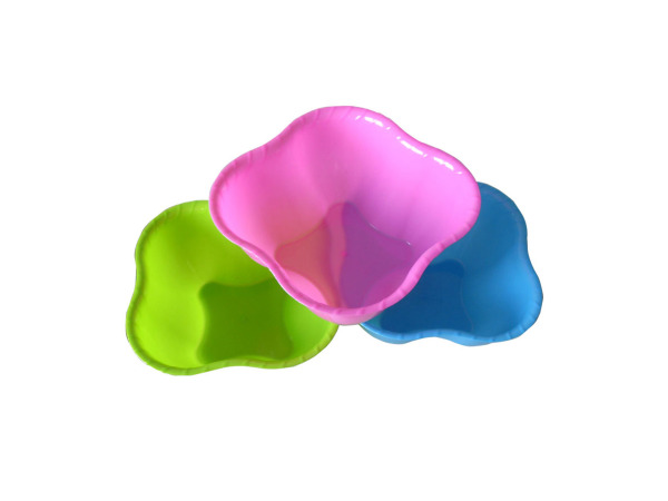 Scalloped plastic bowls, assorted bright colors